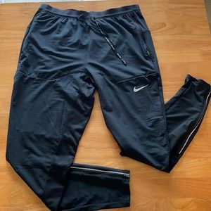 Nike Men’s Running Pant Size Small